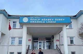 Özalp’te kitap okuma sınavında dereceye girenlere...