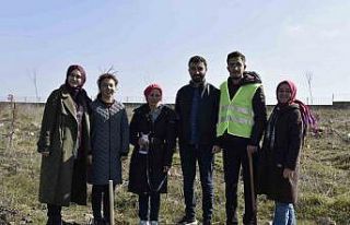 Özel öğrenciler için hatıra ormanı