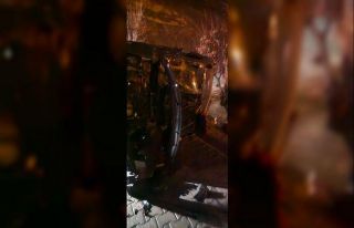 Park edilen araç yan yattı: Sürücü ağır yaralandı