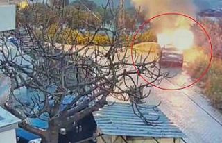 Park halindeki otomobili benzin döküp kundaklamak...