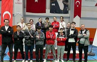 Pazarlar Spor Lisesi’nden atletizmde 15 madalya