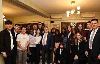 Rektör Özölçer uluslararası öğrencilerle iftar...