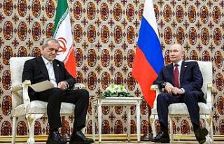 Rusya Devlet Başkanı Putin, İran Cumhurbaşkanı...