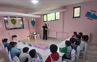 Sağlık personelinden minik öğrencilere hijyen...