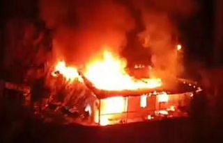 Saimbeyli’de alev alev yanan ev kullanılamaz hale...