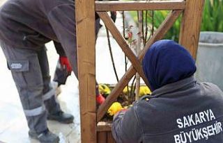 Sakarya’da caddeler, parklar ve camiler bayrama...