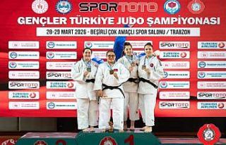 Salihlili Judocu Türkiye 2.’si oldu, gümüş madalya...