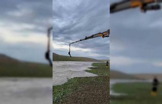 Şanlıurfa’da dere sularına kapılan traktör...