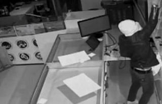 Şanlıurfa’da kuyumcuda hırsızlık anı kameraya...