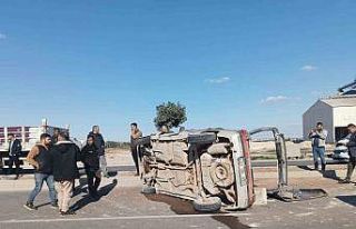 Şanlıurfa’da otomobil devrildi: 3 yaralı
