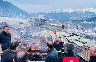 Şavşat’ta yangın: 1 ev, 2 ahır ve 2 ambar kül...