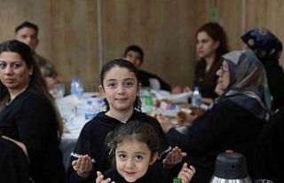 Şehit aileleri ve gaziler onuruna iftar programı...