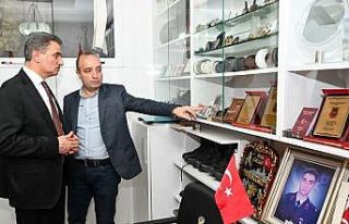 Şehit ailesine bayram ziyareti