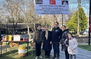 Şehitler için mevlit şekeri dağıttı