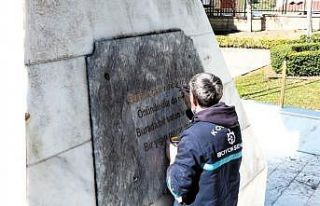 Şehitlikler 18 Mart’a hazırlanıyor