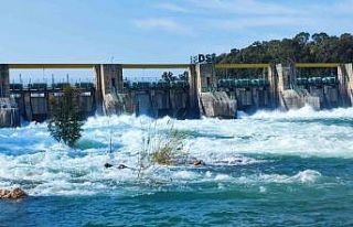 Seyhan Barajı’nda kapaklar açıldı: Çağlayan...