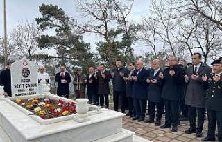 Seyit Onbaşı kabri başında anıldı