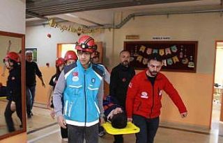 Siirt’te öğrencilerle deprem tatbikatı
