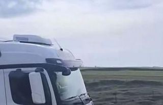 Siirt’te TPAO’ya ait tır çamura saplandı, köylüler...