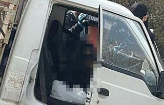 Sınıf öğretmeni arabasında ölü bulundu