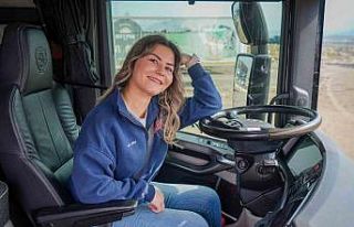 Sıradan hayatından sıkılan genç kadın uzun yol...