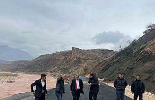 Şırnak’ta sel alarmı: Güneyce yolunu dere yuttu,...