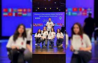 Sivaslı öğrenciler, robot yarışmasında gövde...