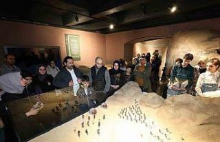 Siyer Sergisi ve Mukaddes Emanetler Sergisi Kadir...