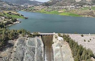 Son 65 yılın en kurak yılında tamamen kuruyan...