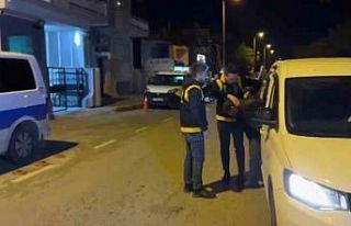 Sopayla sürücünün üzerine yürüyen taksiciye...