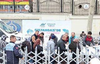 Sultangazi Belediyesi Ramazan’da da balık dağıtımını...