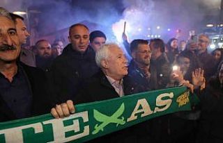 Tahanlı Pide ve çaylar başkan Bozbey’den