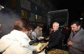 Tahmazoğlu öğrencilerle sahurda buluştu