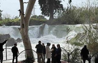 Tarsus Şelalesi’ne yağış sonrası ziyaretçi...