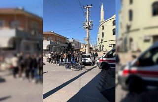 Tarsus’ta otomobil ile motosiklet çarpıştı:...