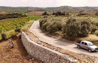 Tarsus’ta yol ve yaya güvenliği artırıldı