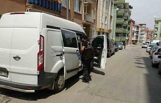 Tartıştığı babasını sırtından bıçakladı