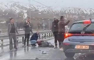 Tatvan’da otomobilin çarptığı bisiklet sürücüsü...