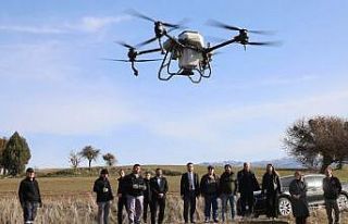 Tavas Belediyesinden çiftçiye dronlu gübreleme...