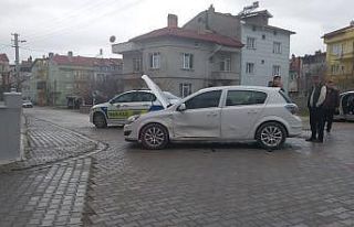 Tavşanlı’da iki otomobil çarpıştı 1 bebek...