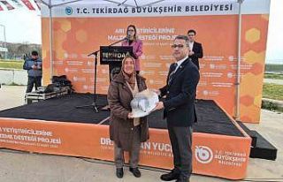 Tekirdağ’da arıcılara ekipman desteği