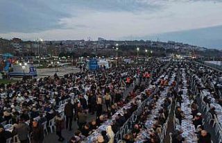 Tekirdağ’ın en büyük iftar sofrası: 8 bin kişi...