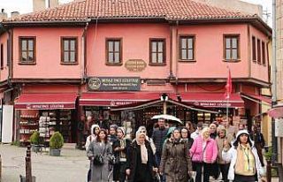 Termometreler düştü, kalabalık azalmadı: Eskişehir’de...