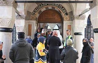 Terzibaba Mezarlığı’nda arife günü yoğunluğu