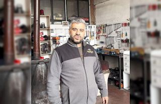 Tokat’ta kar duvarları yolu tünele çevirdi