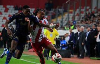 Trendyol Süper Lig: Antalyaspor: 2 - Fenerbahçe:...