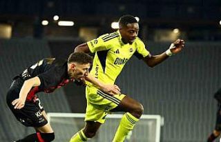 Trendyol Süper Lig: Fatih Karagümrük: 2 - Fenerbahçe:...