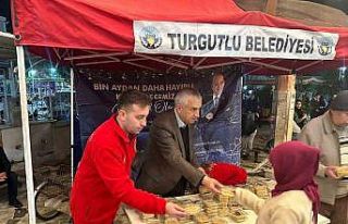 Turgutlu Belediyesinden Kadir Gecesi’nde helva ikramı