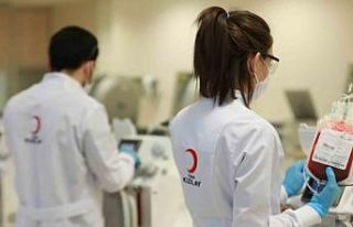 Türk Kızılay’dan iftar sonrası kan bağış...