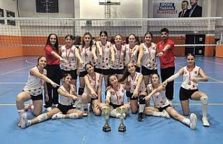 Tut Gençlik Spor Kulübü kızları voleybolda çifte...